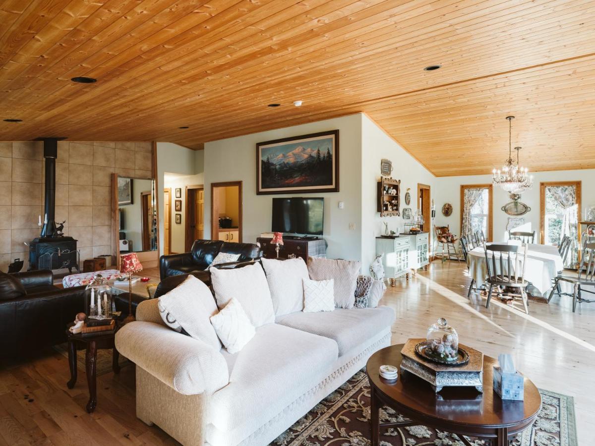 אנקורג' Maria'S Creekside B&B מראה חיצוני תמונה