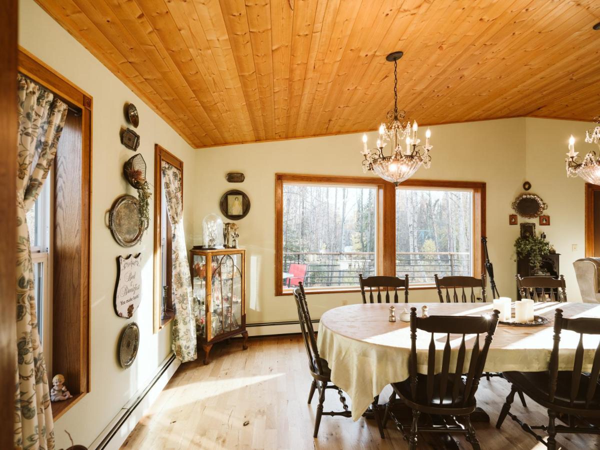 אנקורג' Maria'S Creekside B&B מראה חיצוני תמונה