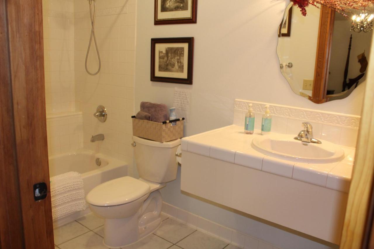 אנקורג' Maria'S Creekside B&B מראה חיצוני תמונה